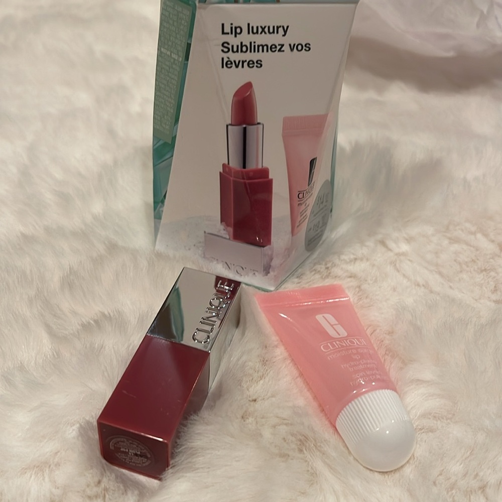 NWT 2 Products in this LipLuxury Kit: pop primer & moisturesurge Hydro treatment